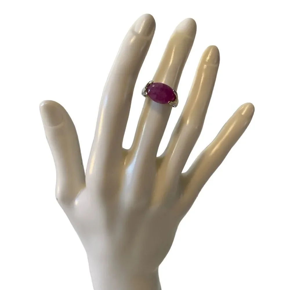 Vintage Light Purple Stone Ring on silver toned band. Size 7.